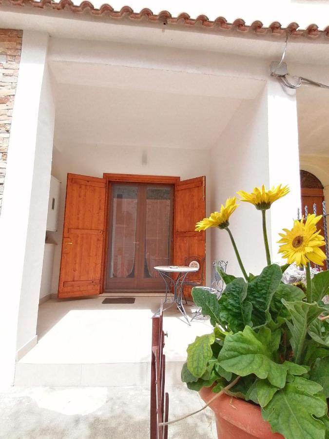 The Mainstreet Villa อาเจโรลา ภายนอก รูปภาพ
